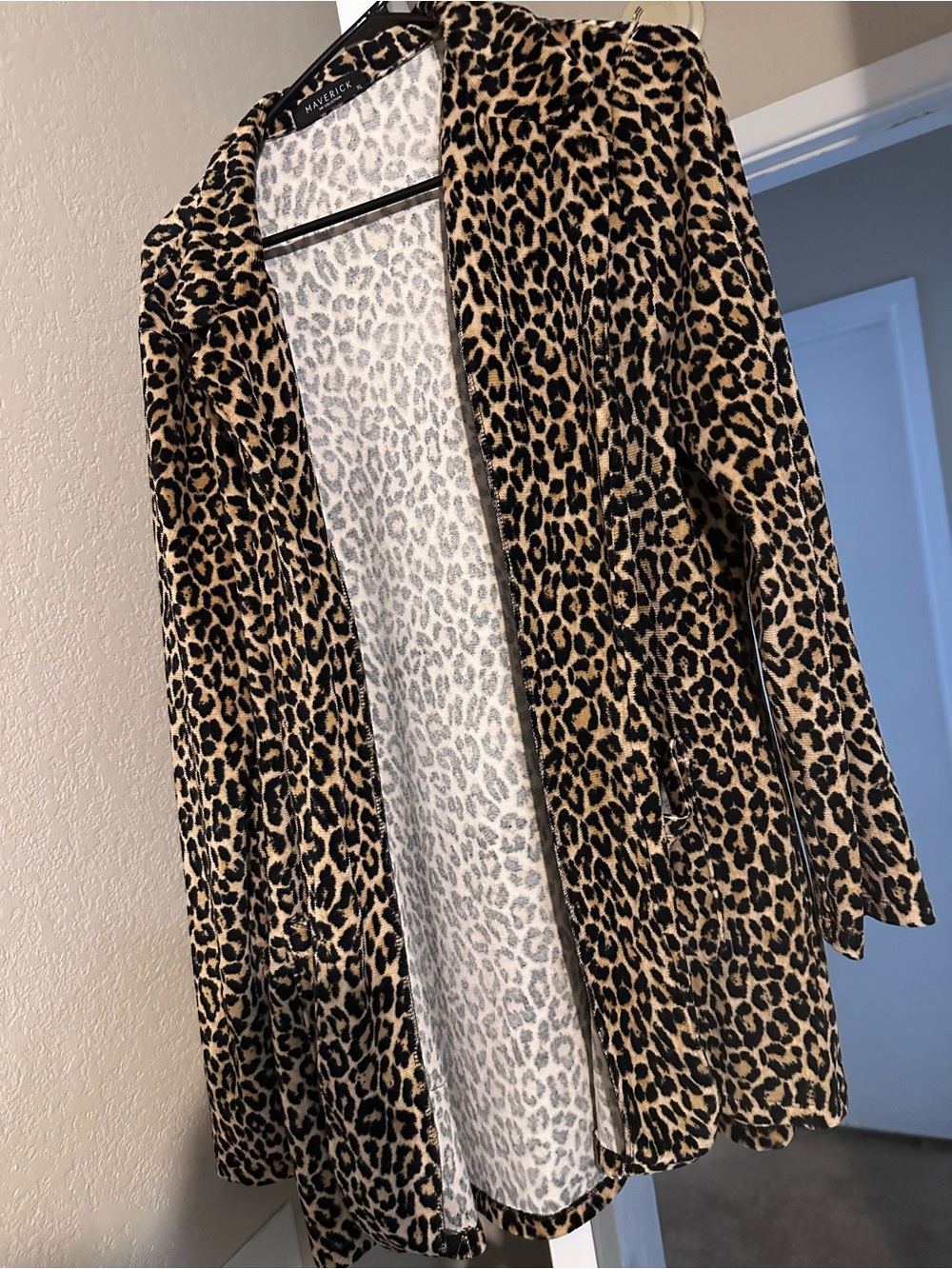 Women's Leopard Print Open Front Jacket - Tan/Black